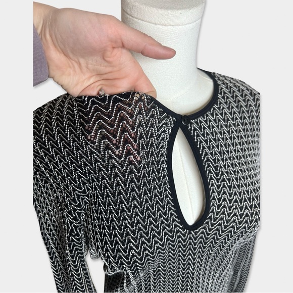 WOLFORD Lace Blouse Size Large Black White Stretchy Long Sleeve GUC - Picture 3 of 5